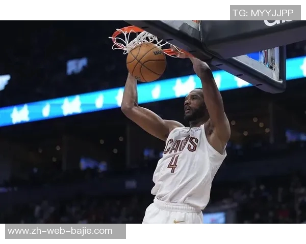 莫布里展现全能进攻能力接队友传球后外线三分精准命中