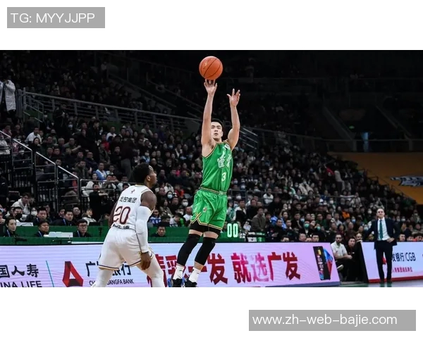 北京全运男篮热身赛大胜北控新外援雷吉佩里与西布龙首次亮相