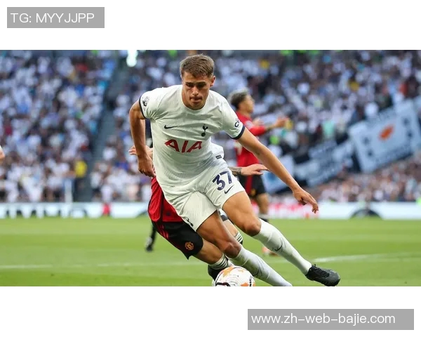 24岁范德芬边路狂飙如入无人之境展现中卫惊人速度与技术